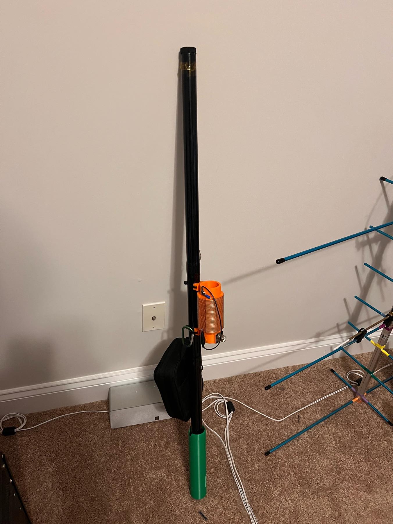 Black Widow BW6 antenna packed up and ready for adventure